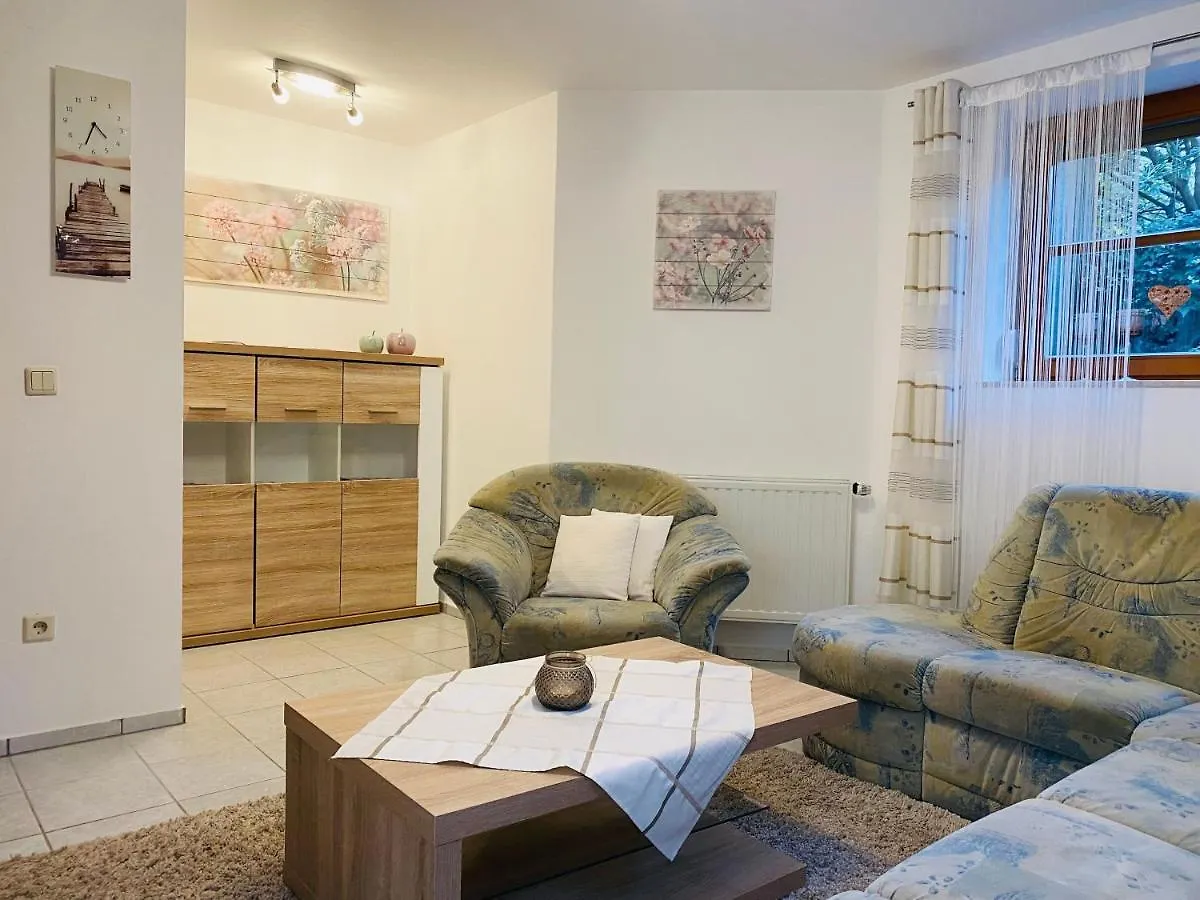 アパート Ferienwohnung Am Berg Pinzberg