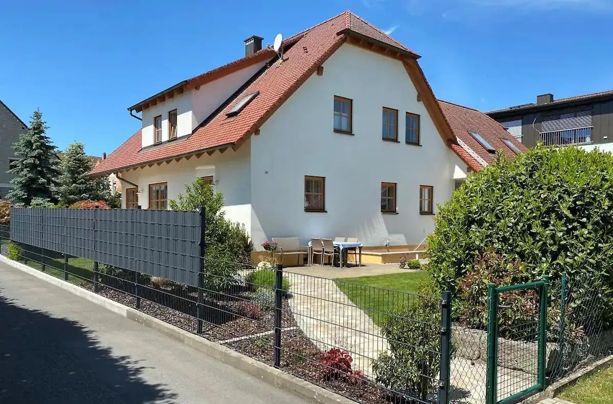 アパート Ferienwohnung Am Berg Pinzberg